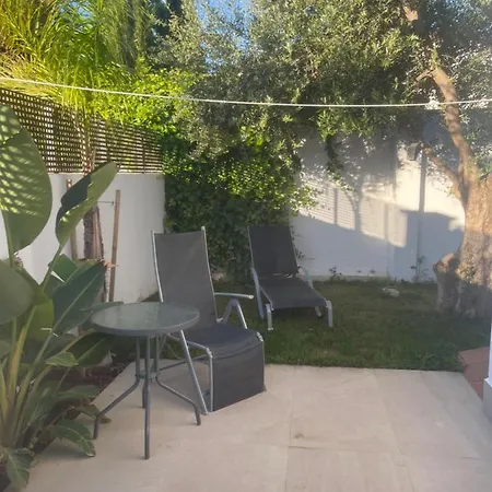 Feriehus Casa Requesens, Freiligendes Ferienhaus, Komplett Erschlossen *