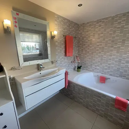 Casa Requesens, Freiligendes Ferienhaus, Komplett Erschlossen Empuriabrava