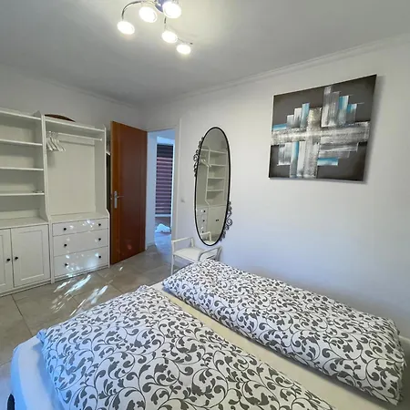 Casa Requesens, Freiligendes Ferienhaus, Komplett Erschlossen *