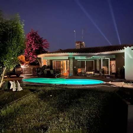 Дом отдыха Casa Requesens, Freiligendes Ferienhaus, Komplett Erschlossen *