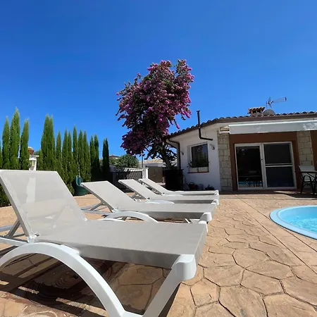Casa Requesens, Freiligendes Ferienhaus, Komplett Erschlossen * Эмпуриабрава